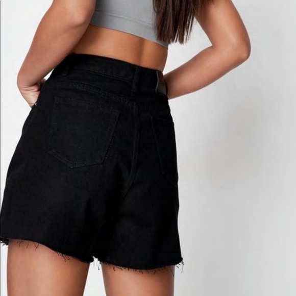 Missguided recycled black raw hem denim shorts - Picture 4 of 4